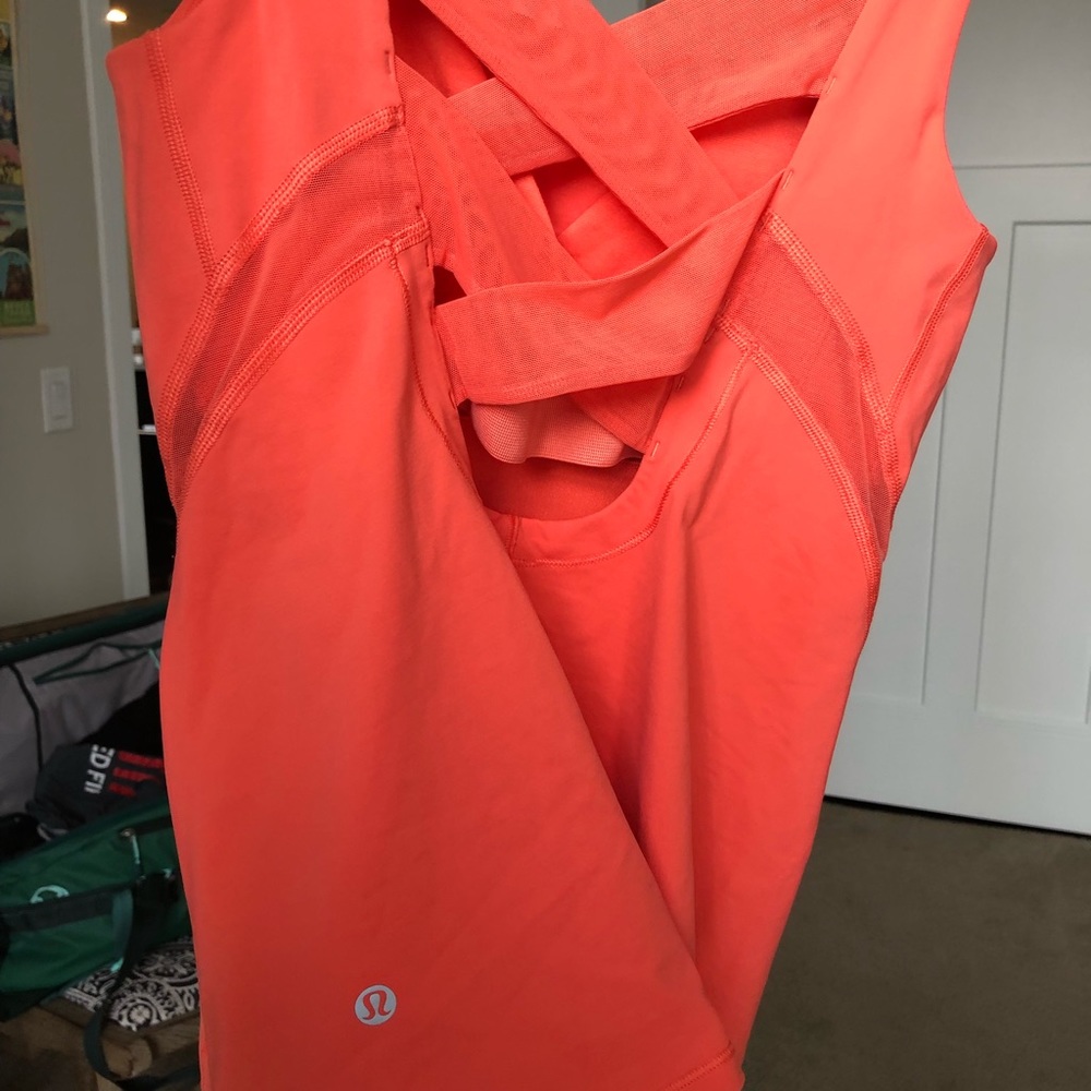 Lululemon coral workout top